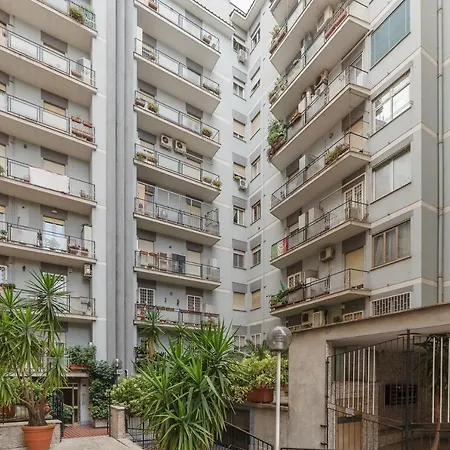 アパート Guesthost - San Giovanni In Laterano Cozy And Quiet Flat ローマ